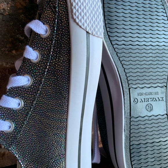 Airwalk Iridescent Non-Marking Sneakers - Picture 5 of 10